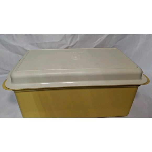 VTG Tupperware Rectangle Bread Box 171  with Lid Base 172 Harvest Gold Retro - Picture 1 of 9
